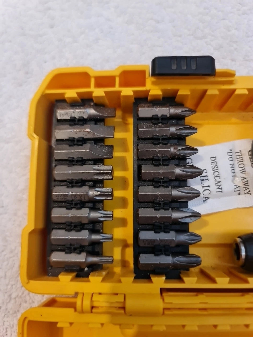 Wera and Dewalt bit set, Wera BC 30 Metal 1 and Dewalt see pictures -