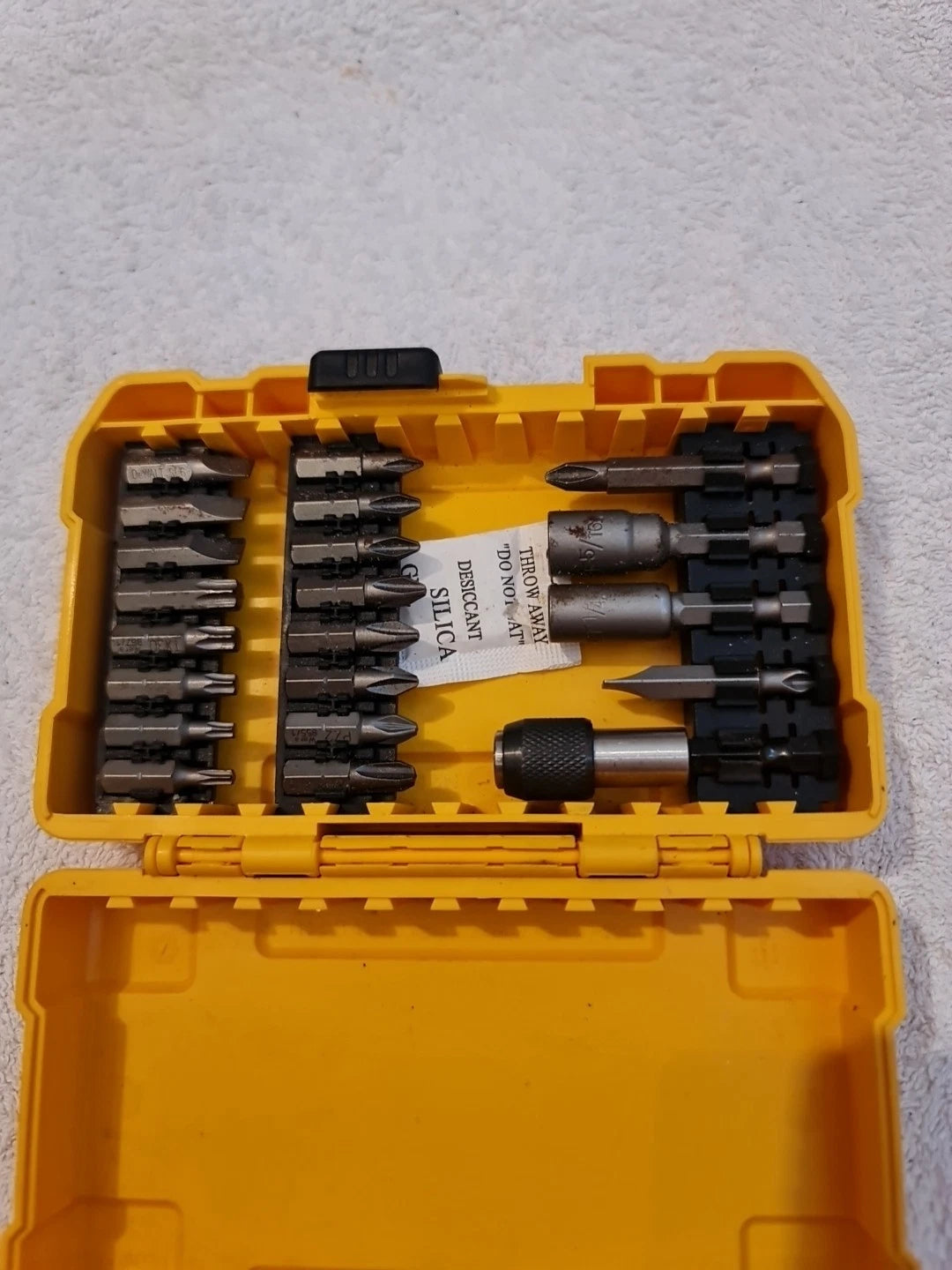 Wera and Dewalt bit set, Wera BC 30 Metal 1 and Dewalt see pictures -