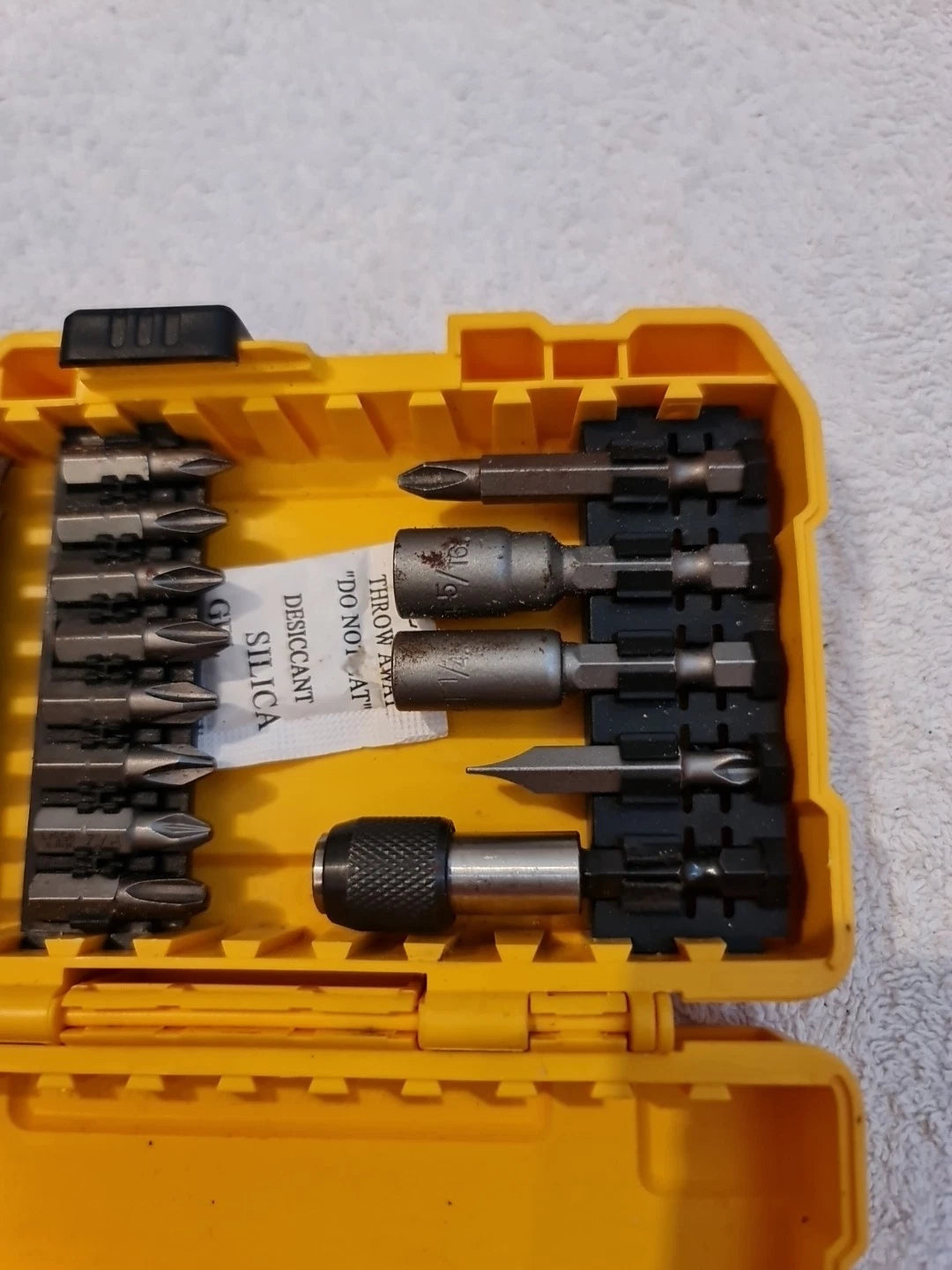 Wera and Dewalt bit set, Wera BC 30 Metal 1 and Dewalt see pictures -