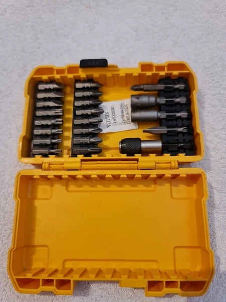 Wera and Dewalt bit set, Wera BC 30 Metal 1 and Dewalt see pictures -