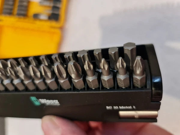 Wera and Dewalt bit set, Wera BC 30 Metal 1 and Dewalt see pictures -