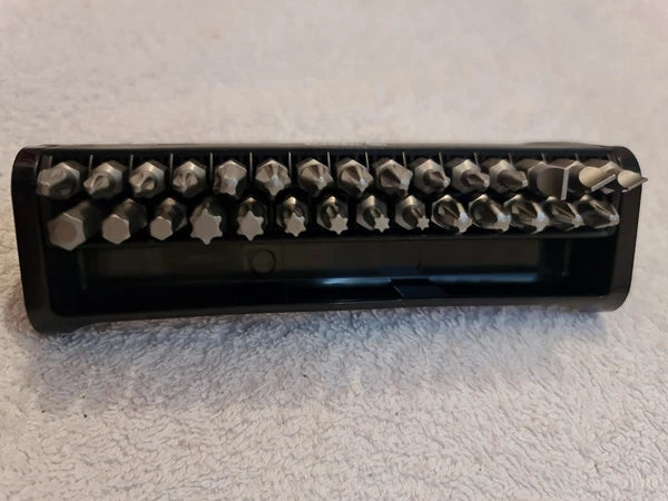 Wera and Dewalt bit set, Wera BC 30 Metal 1 and Dewalt see pictures -